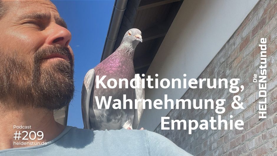 Alexander Metzler mit Taube Agato